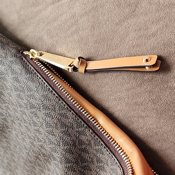 Michael Kors Devon tote - Picture 7 of 8